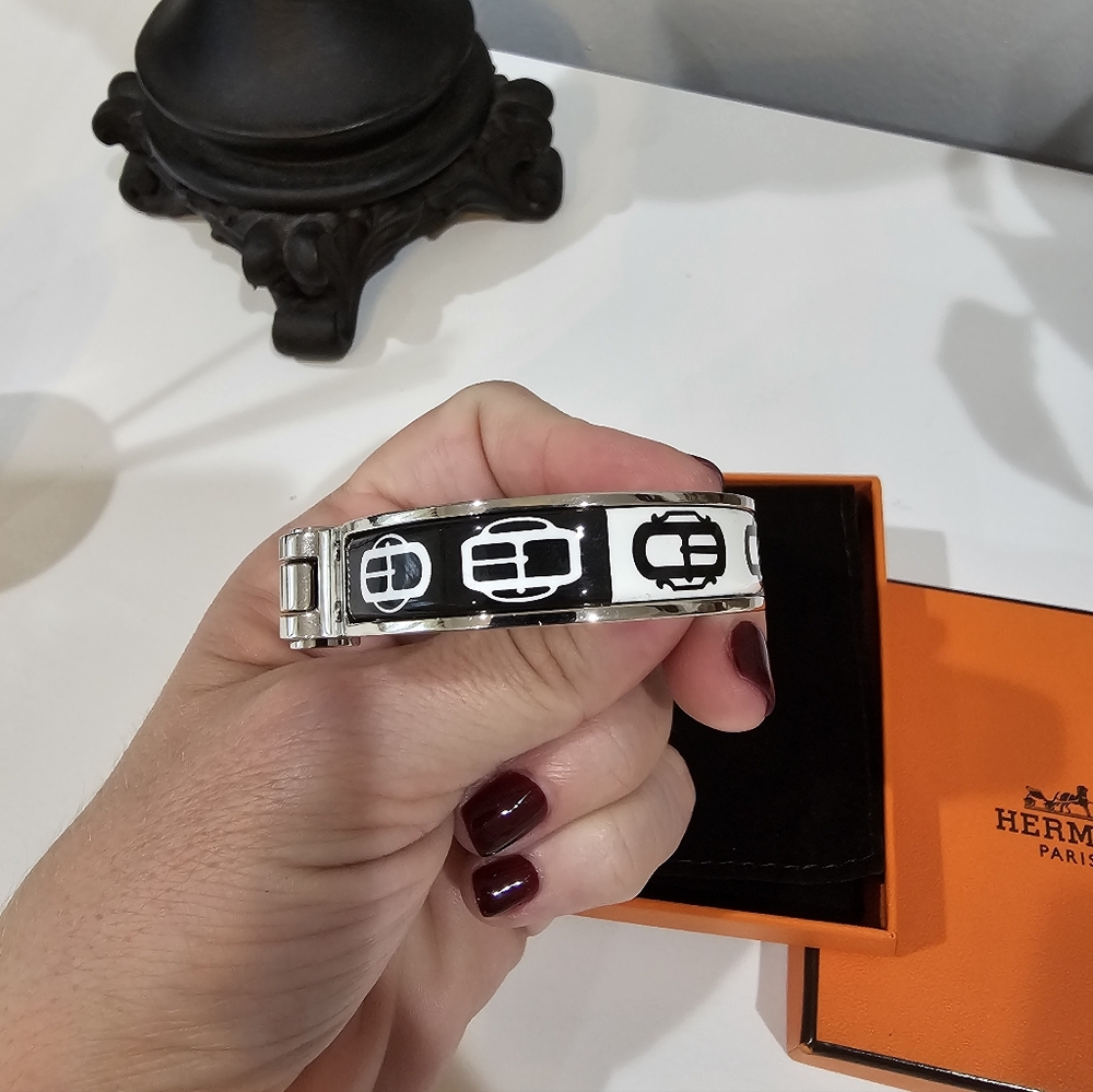 Hermès Charniere Bracelet with Box  AUTH